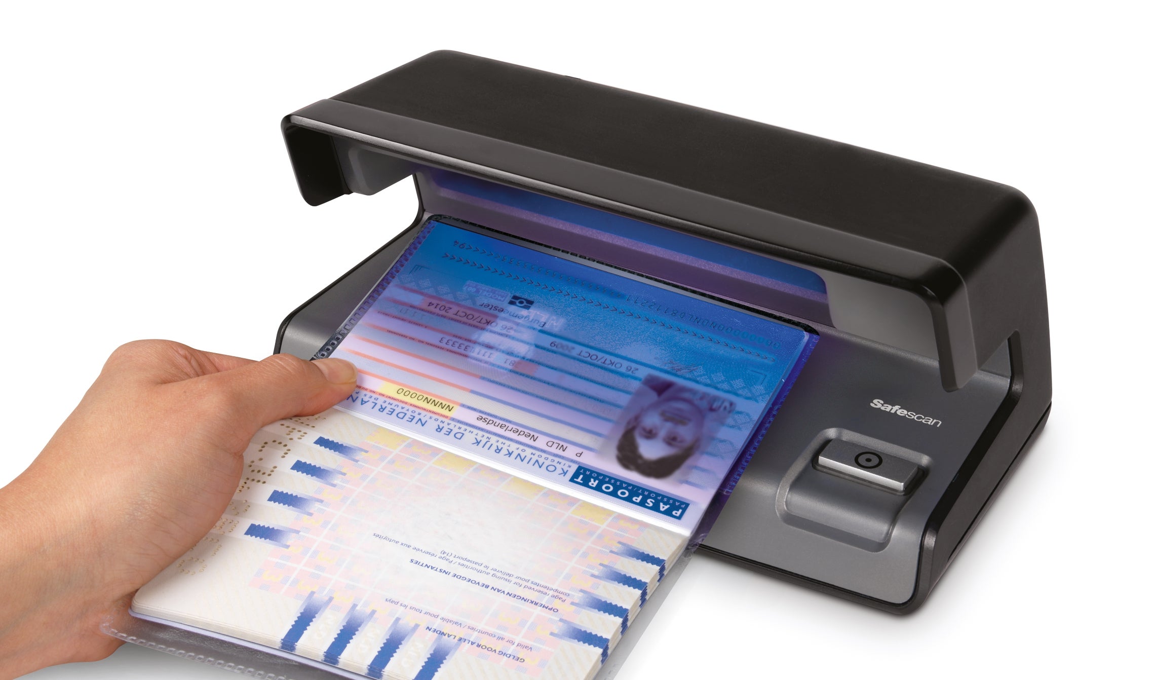 Verifies UV features of passports and other ID documents safescan-50-uv-lamp