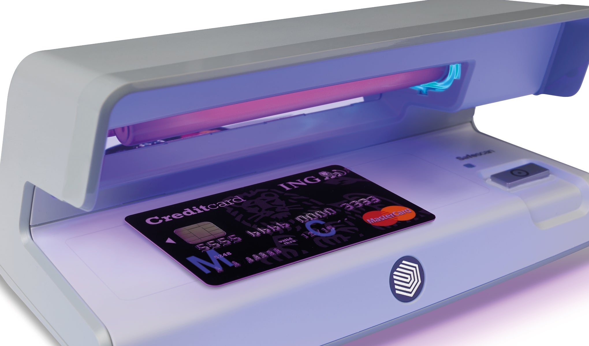 檢測出信用卡上的紫外線特徵 safescan-50-uv-money-detector