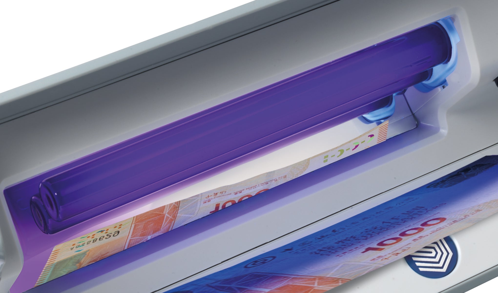 獨特的反射器提升紫外光燈質量 safescan-50-counterfeit-detection