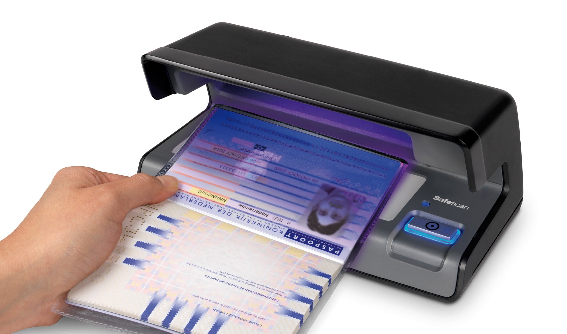 Verifies UV features of passports and other ID documents safescan-70-verifies-passports