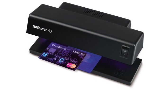 Verifies UV features of credit cards and driver's licences safescan-40-creditcard-check