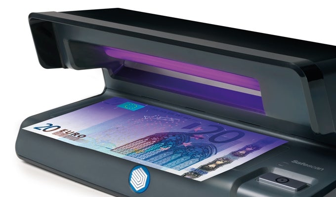 Verifies the UV features of banknotes safescan-50-false-money-detector