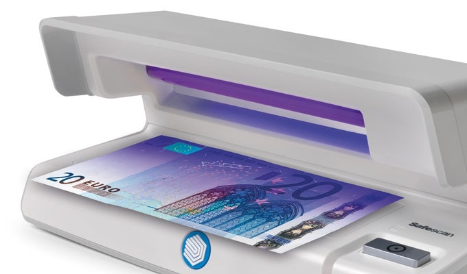 Verifies the UV features of banknotes safescan-50-false-money-detector