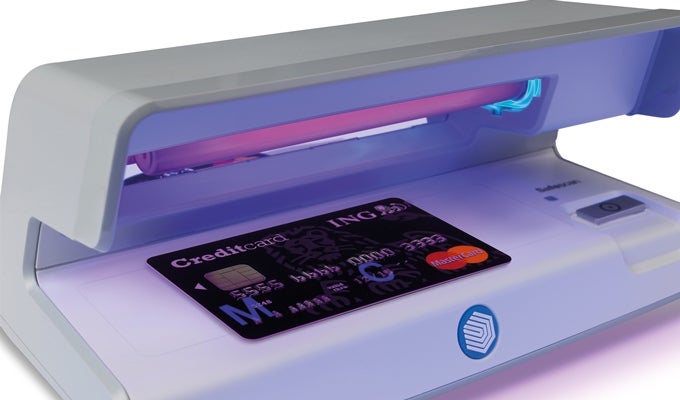 Verifies UV features of creditcards safescan-50-uv-money-detector