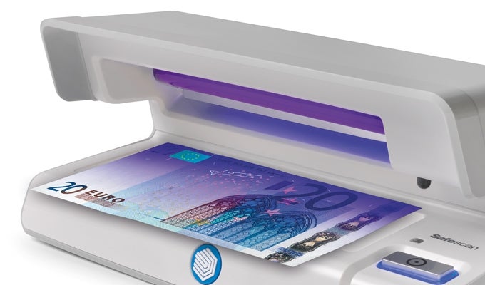 Verifies UV features of banknotes safescan-70-uv-detector